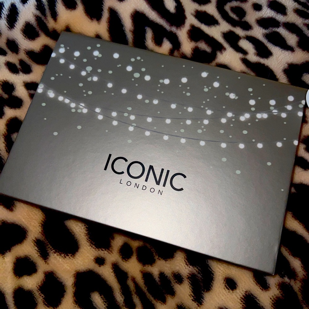 ICONIC London blaze chaser face palette